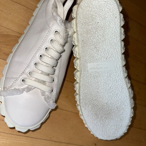 Like New Stuart Weitzman white  fringe Cover story Sneakers,7.5, CB2387 - Picture 7 of 7